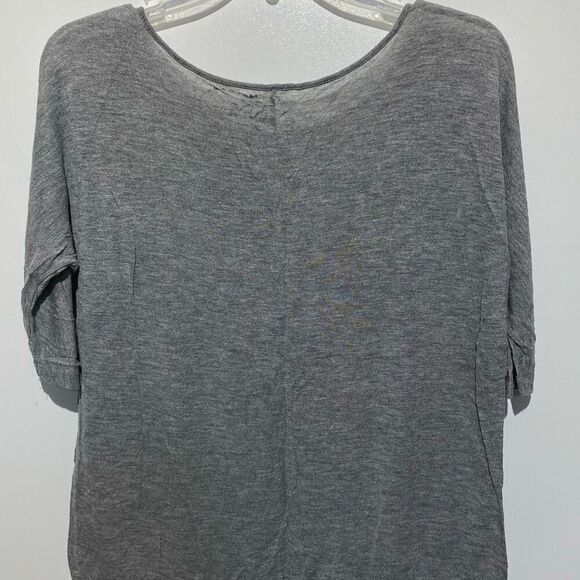 Disney Women's Heather Gray Short Raglan Sleeve Mickey Mouse T-Shirt Size Small - Picture 6 of 8